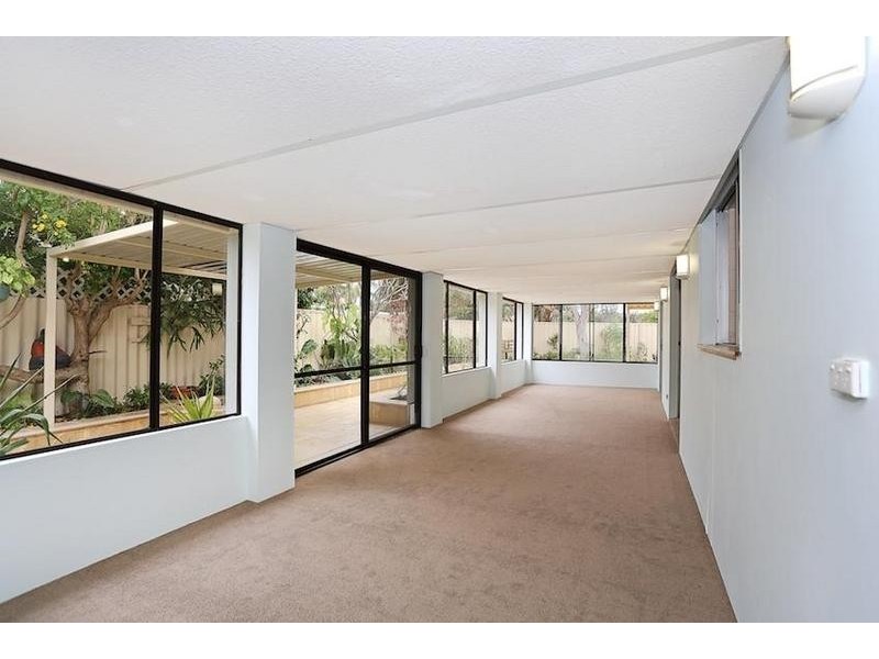 3 Sandalwood Parade, Halls Head WA 6210