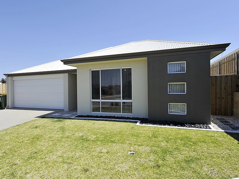 3 Sugarwood Terrace, Halls Head WA 6210