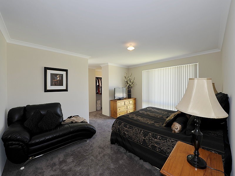 3 Sugarwood Terrace, Halls Head WA 6210