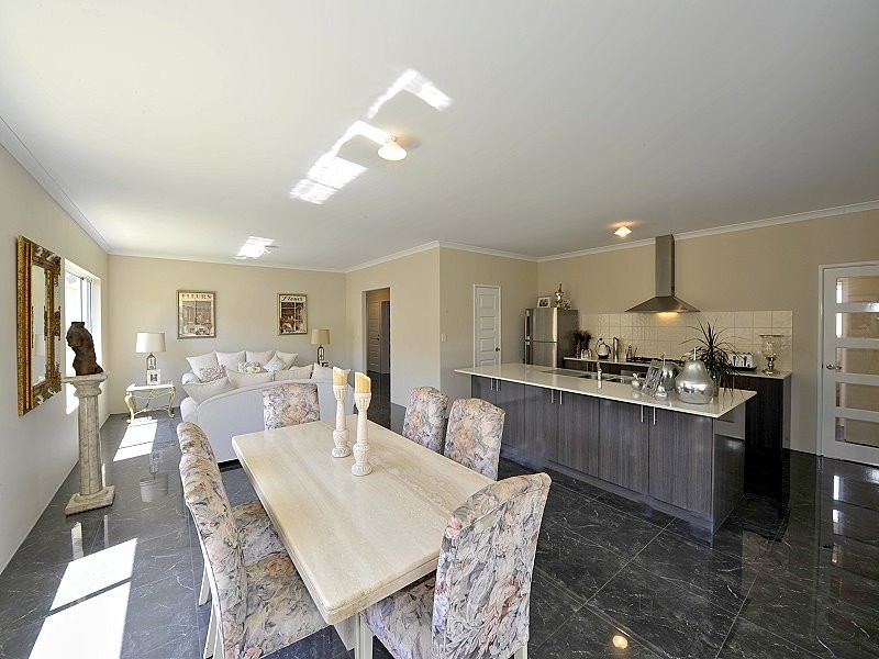 3 Sugarwood Terrace, Halls Head WA 6210