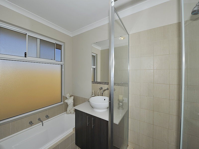 3 Sugarwood Terrace, Halls Head WA 6210