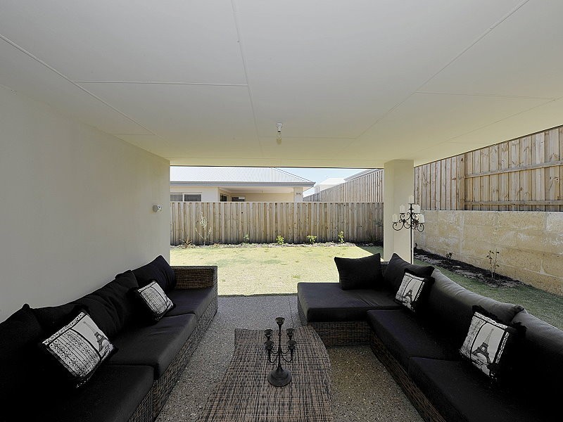 3 Sugarwood Terrace, Halls Head WA 6210