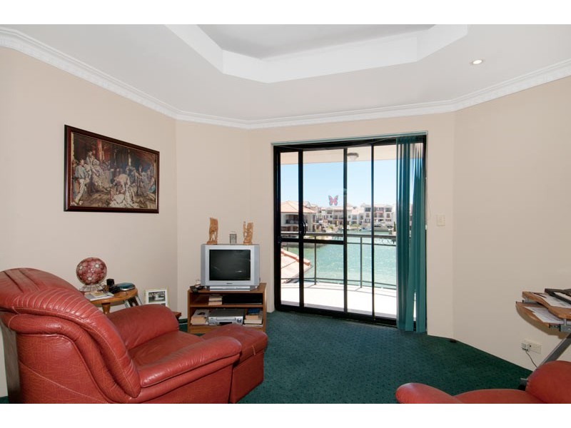 54 Batavia Avenue, Wannanup WA 6210