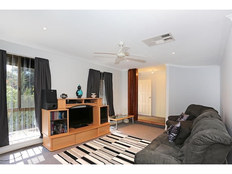 11 Sandalwood Parade, Halls Head WA 6210