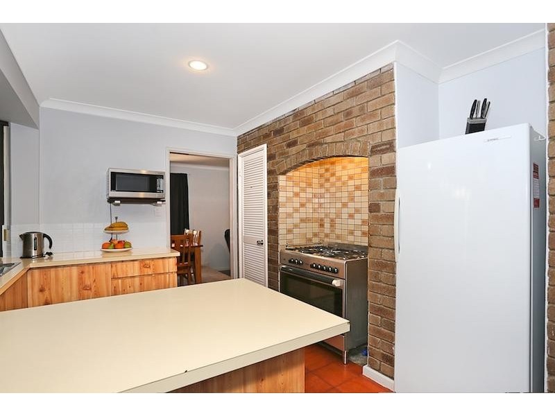 11 Sandalwood Parade, Halls Head WA 6210