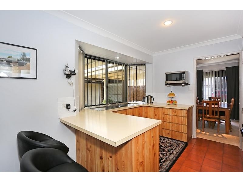 11 Sandalwood Parade, Halls Head WA 6210