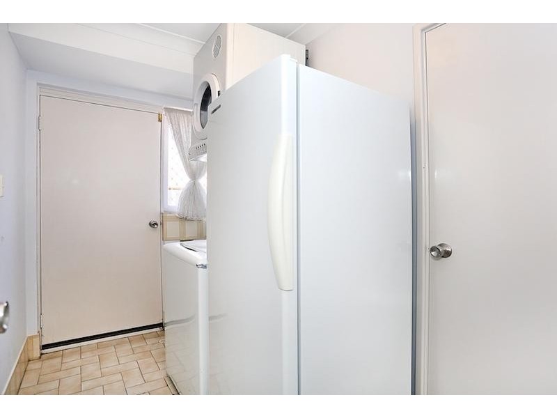 11 Sandalwood Parade, Halls Head WA 6210