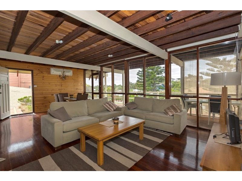 20 Valley Road, Halls Head WA 6210