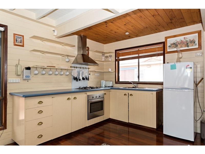 20 Valley Road, Halls Head WA 6210