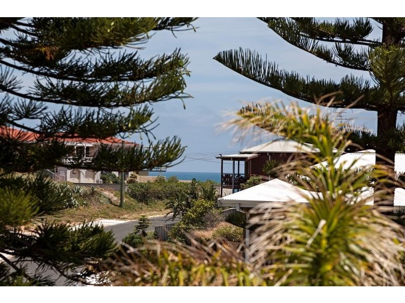 20 Valley Road, Halls Head WA 6210