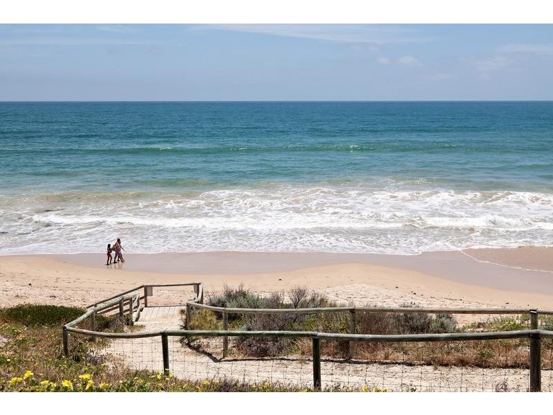 20 Valley Road, Halls Head WA 6210