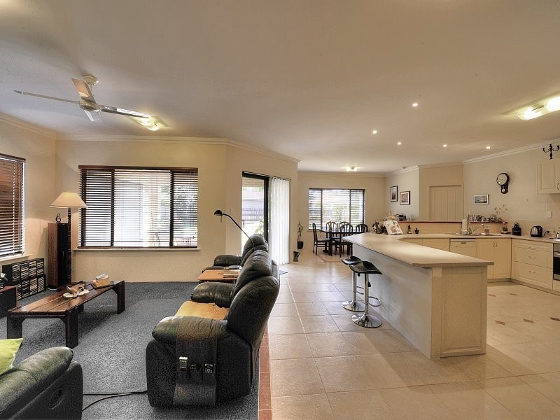 5 Emma Way, Coodanup WA 6210