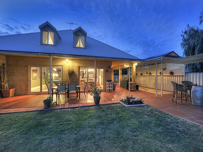 21 Clytie Road, Silver Sands WA 6210