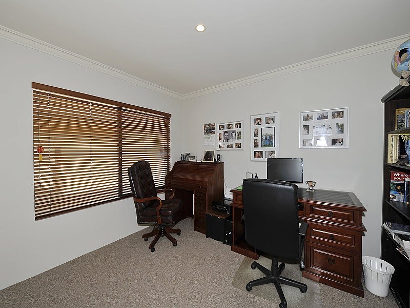 12 Bermuda Pl, Halls Head WA 6210