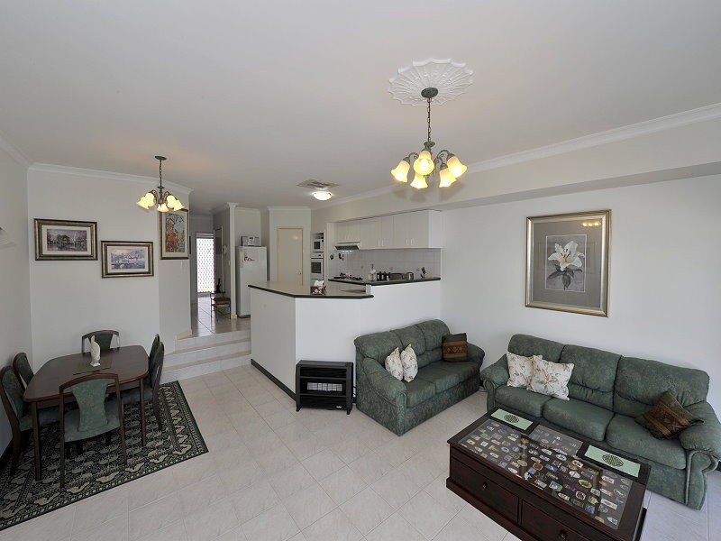 10/20 Baruna Court, Halls Head WA 6210
