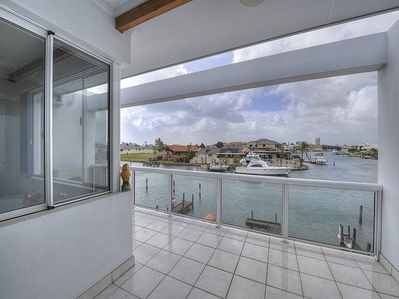 10/20 Baruna Court, Halls Head WA 6210