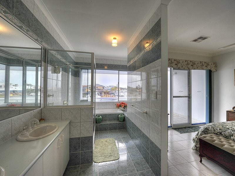 10/20 Baruna Court, Halls Head WA 6210