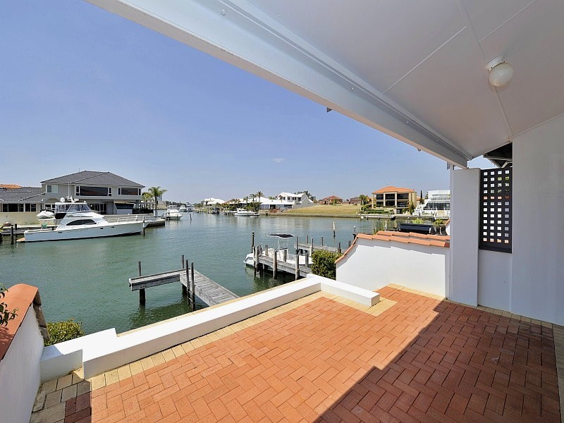 10/20 Baruna Court, Halls Head WA 6210