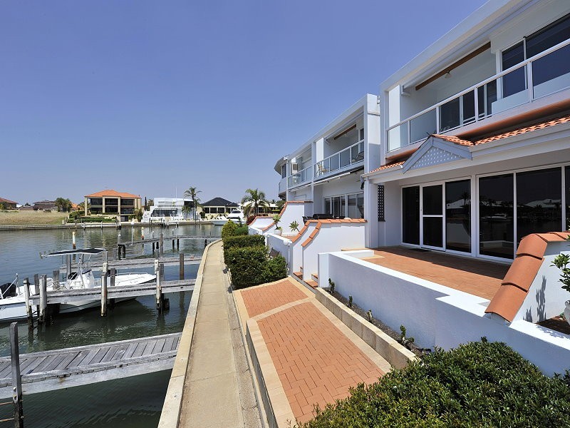10/20 Baruna Court, Halls Head WA 6210