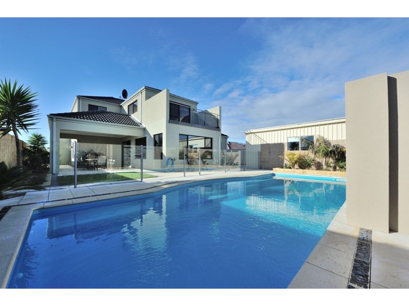 5 Lady Stirling Parade, Madora Bay WA 6210