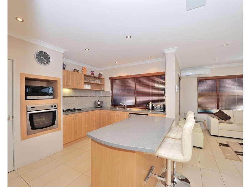5 Lady Stirling Parade, Madora Bay WA 6210