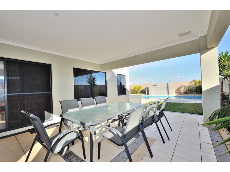 5 Lady Stirling Parade, Madora Bay WA 6210