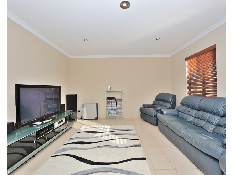 5 Lady Stirling Parade, Madora Bay WA 6210