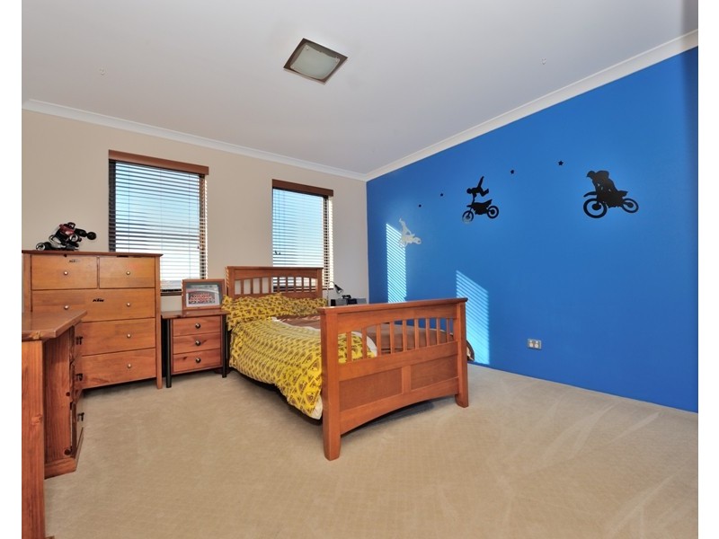 5 Lady Stirling Parade, Madora Bay WA 6210