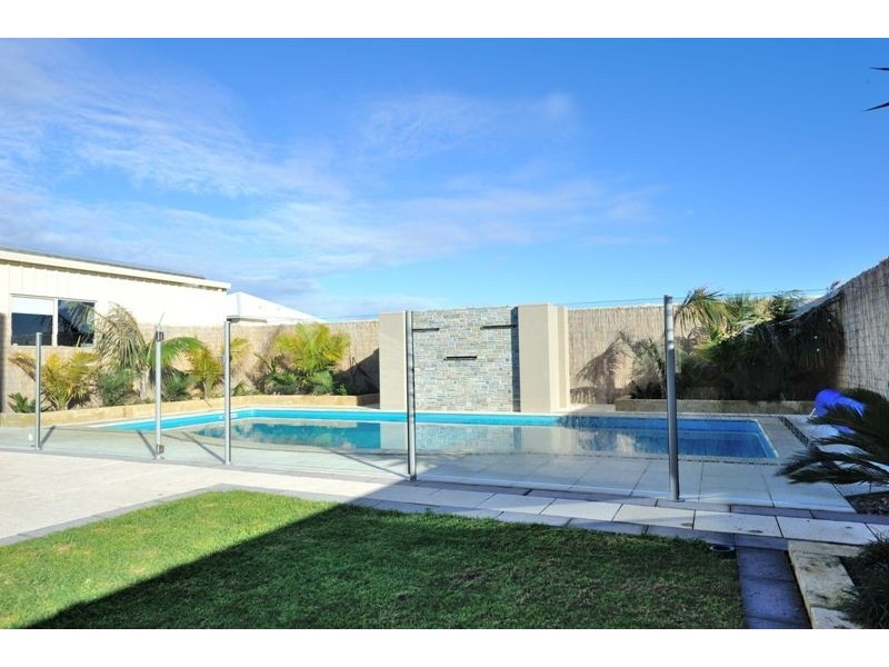 5 Lady Stirling Parade, Madora Bay WA 6210