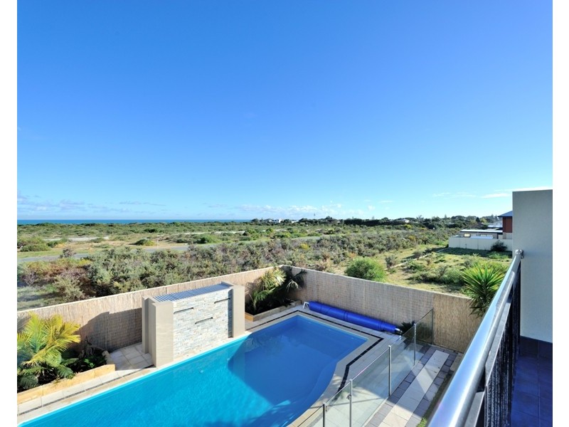 5 Lady Stirling Parade, Madora Bay WA 6210