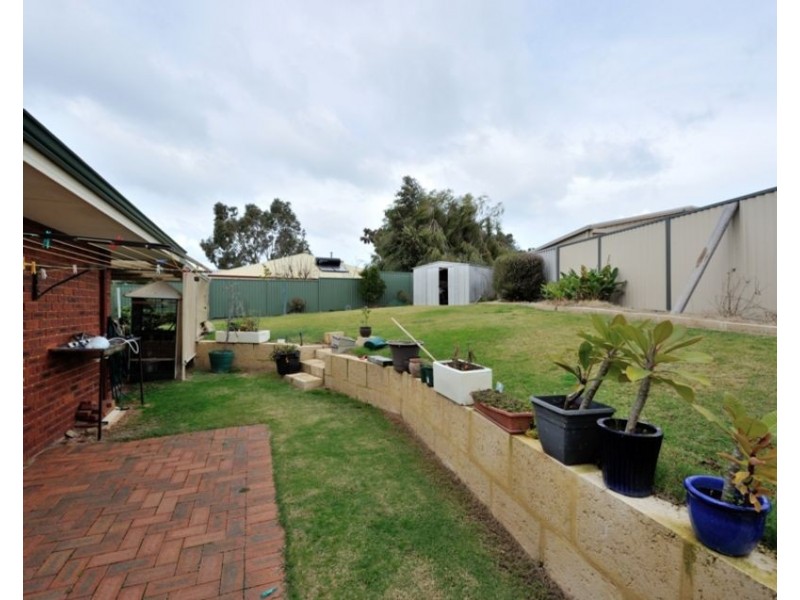 7 Hibiscus Rise, Halls Head WA 6210