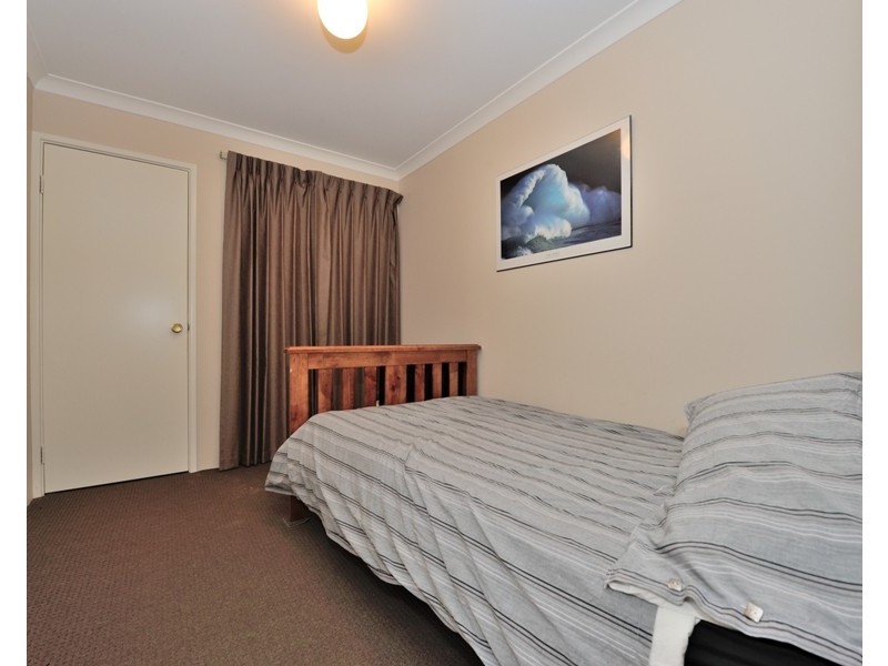 7 Hibiscus Rise, Halls Head WA 6210