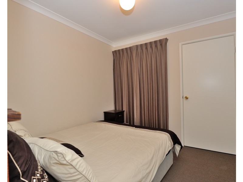7 Hibiscus Rise, Halls Head WA 6210
