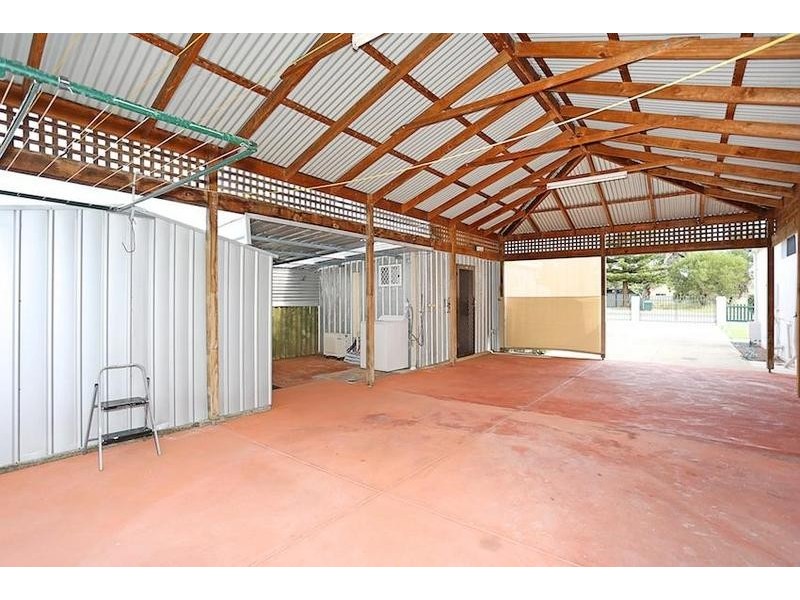 19 Derek Road, Coodanup WA 6210
