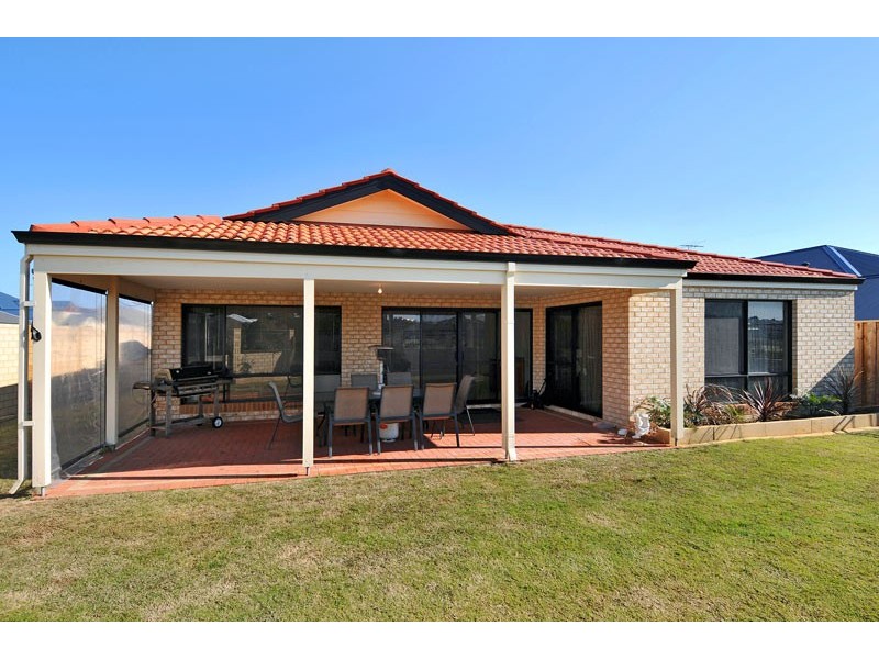 34 Drosera Turn, Halls Head WA 6210