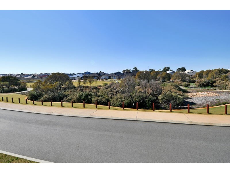 34 Drosera Turn, Halls Head WA 6210