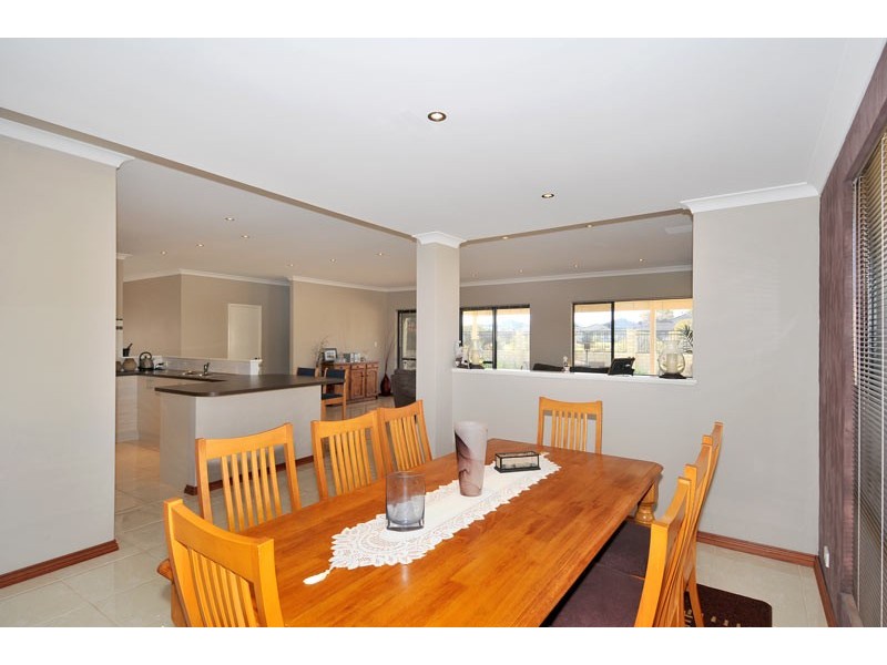 34 Drosera Turn, Halls Head WA 6210