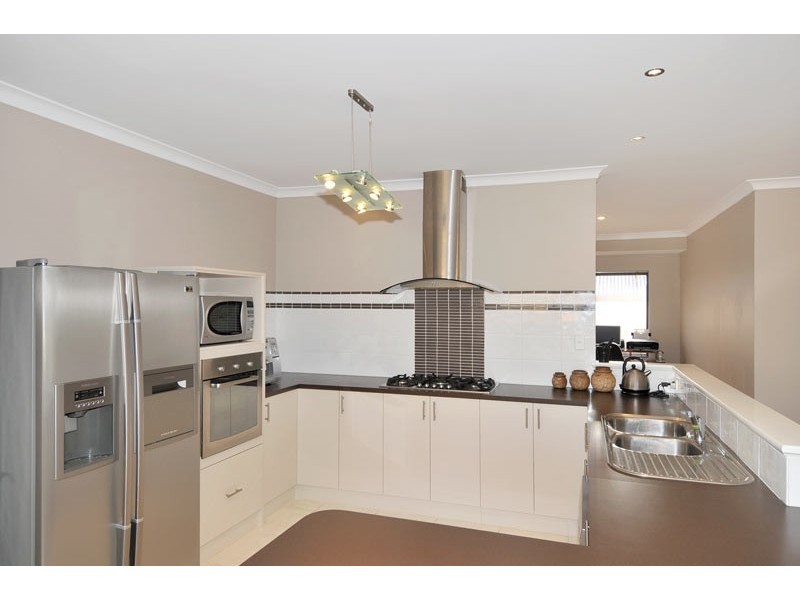 34 Drosera Turn, Halls Head WA 6210