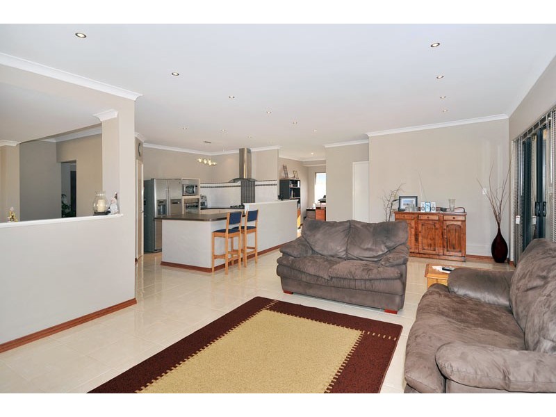 34 Drosera Turn, Halls Head WA 6210