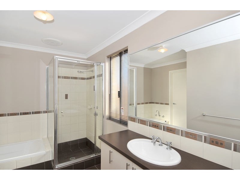 34 Drosera Turn, Halls Head WA 6210