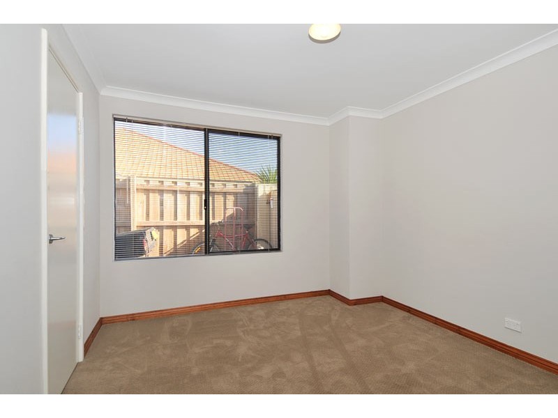 34 Drosera Turn, Halls Head WA 6210