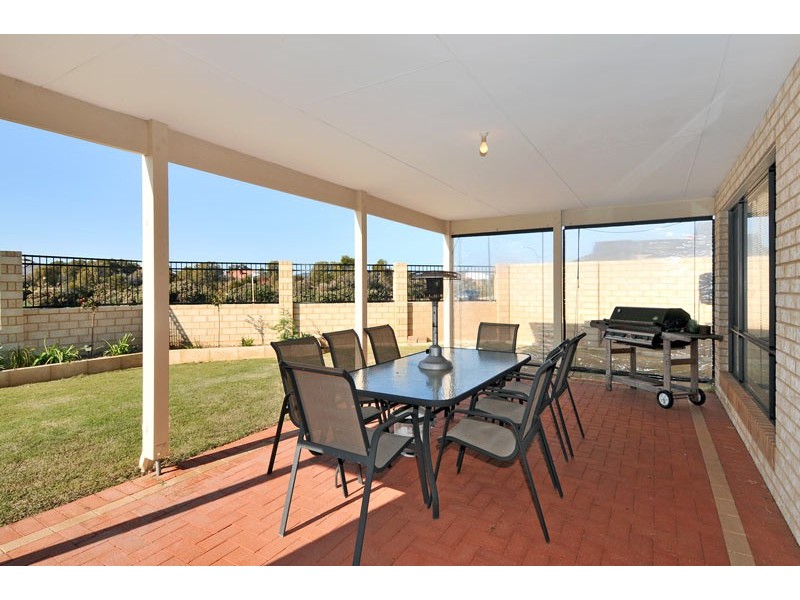 34 Drosera Turn, Halls Head WA 6210