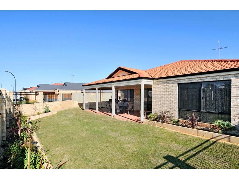 34 Drosera Turn, Halls Head WA 6210