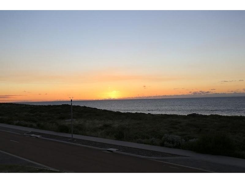 116 Boardwalk Boulevard, Halls Head WA 6210