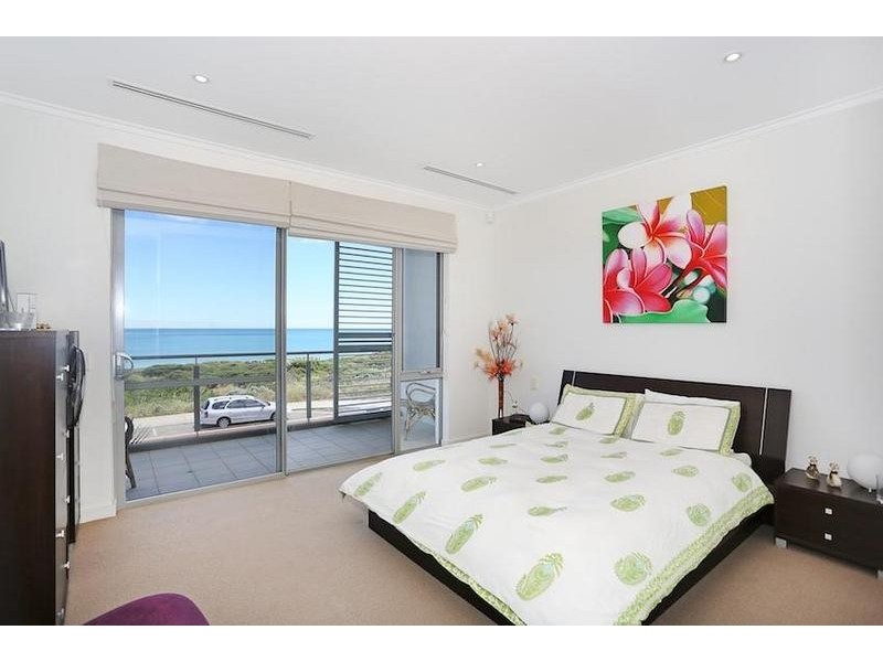 116 Boardwalk Boulevard, Halls Head WA 6210