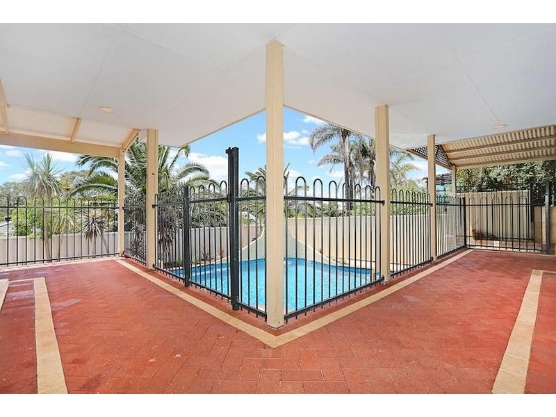 29 Carina Circle, Halls Head WA 6210