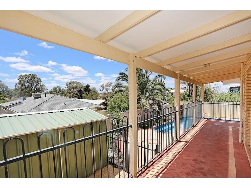 29 Carina Circle, Halls Head WA 6210