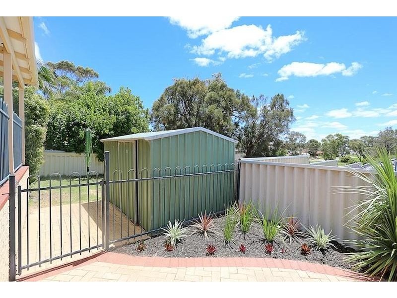 29 Carina Circle, Halls Head WA 6210