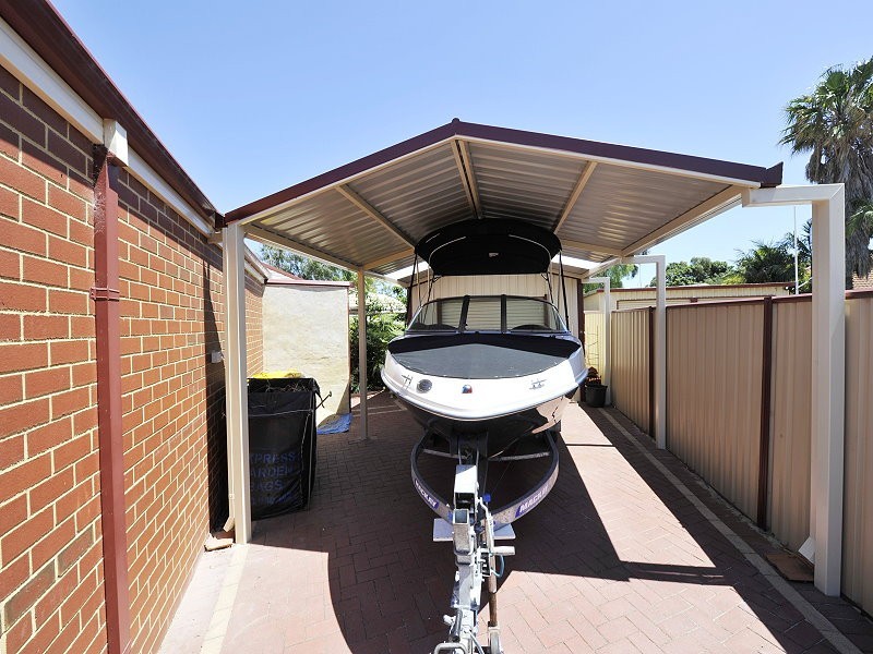 6 Napier Close, Halls Head WA 6210