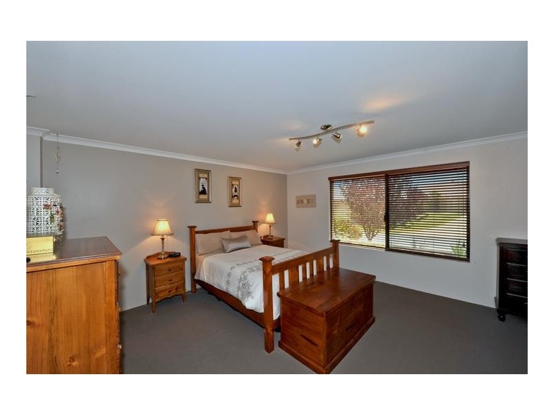 3 Duyfken Way, Dudley Park WA 6210